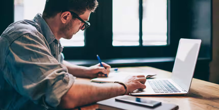 Developing problem-solving skills in freelancing