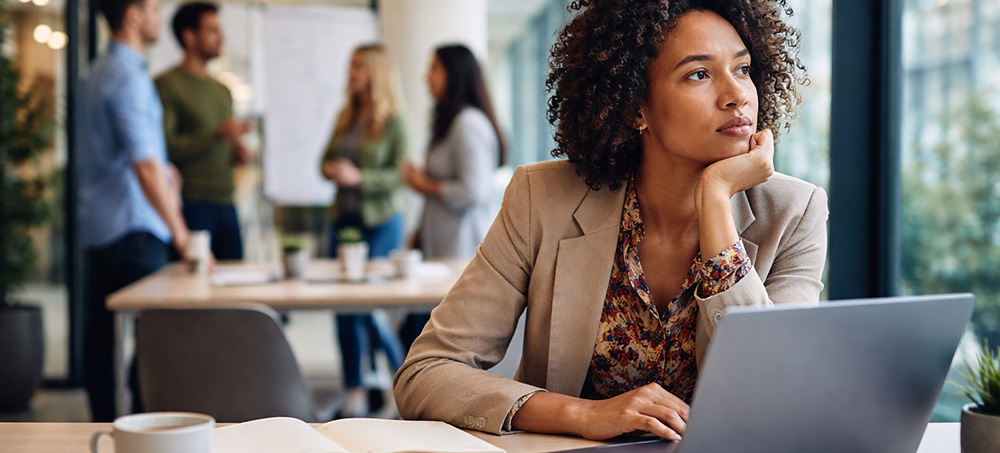 When You Don’t Feel Comfortable Being Yourself at Work When You Don’t Feel Comfortable Being Yourself at Work