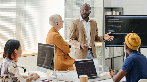 AI for Senior Leaders: Driving Strategy, Innovation, and Business Transformation